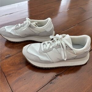 Women New Balance 237